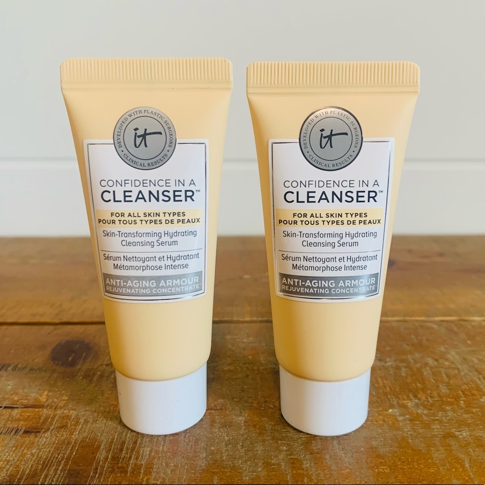 2pk IT Cosmetics Confidence In A Cleanser